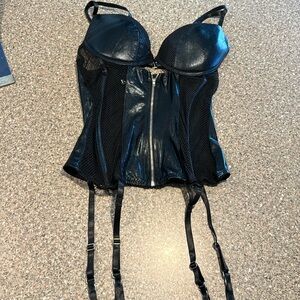 Bodyrage bustier fishnet